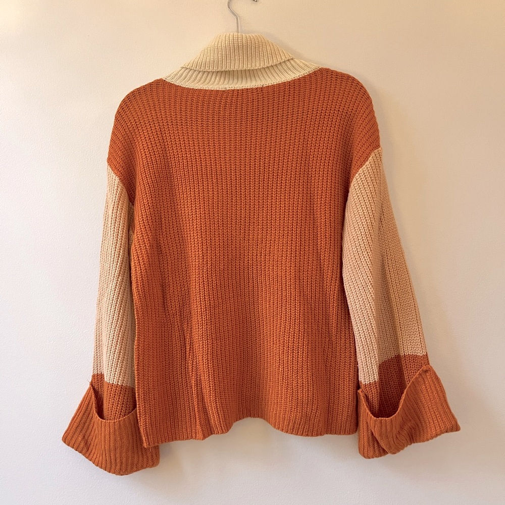 Simplee Colorblock Sweater - Picture 8 of 8